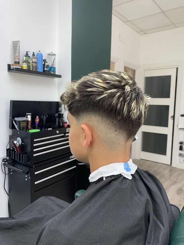 Degradado con mechas en The Noble Barber